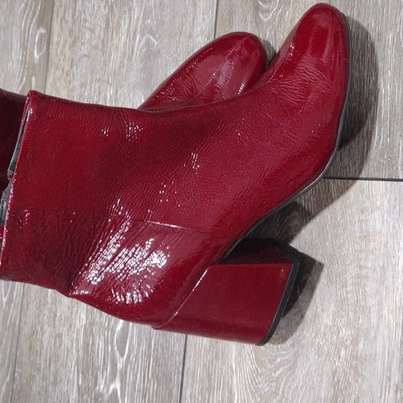 Kenneth Cole New York womens magenta patent leather zip ankle boots. Size 9.5 - Picture 4 of 13